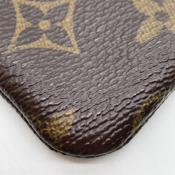 Louis Vuitton Monogram Canvas Key Holder - Picture 8 of 16